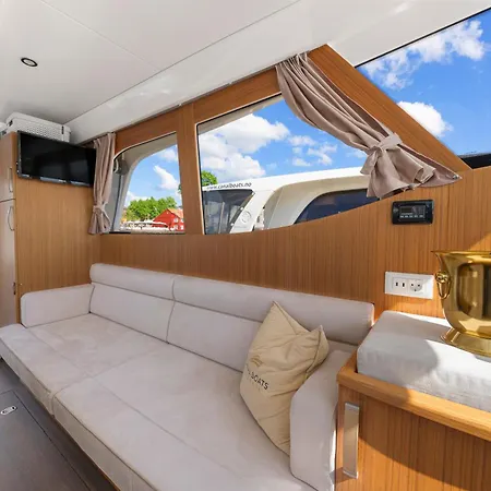 Botel Centrum Boat