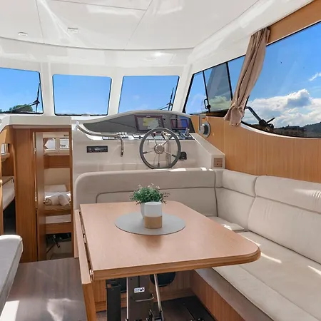 بوتيل Centrum Boat بورشغرون