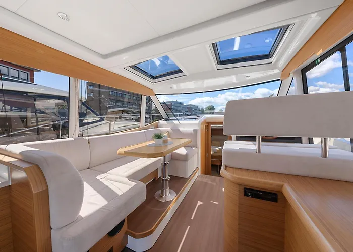 Ботель Centrum Boat *