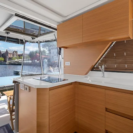 Centrum Boat *