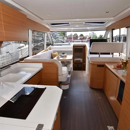 Centrum Boat Hotel en barco *
